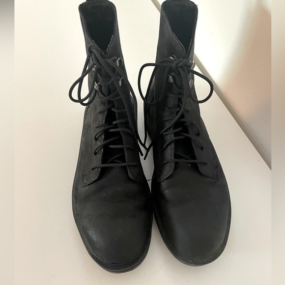 SOREL Hi-Line Platform Combat Boot Women’s - Picture 2 of 5